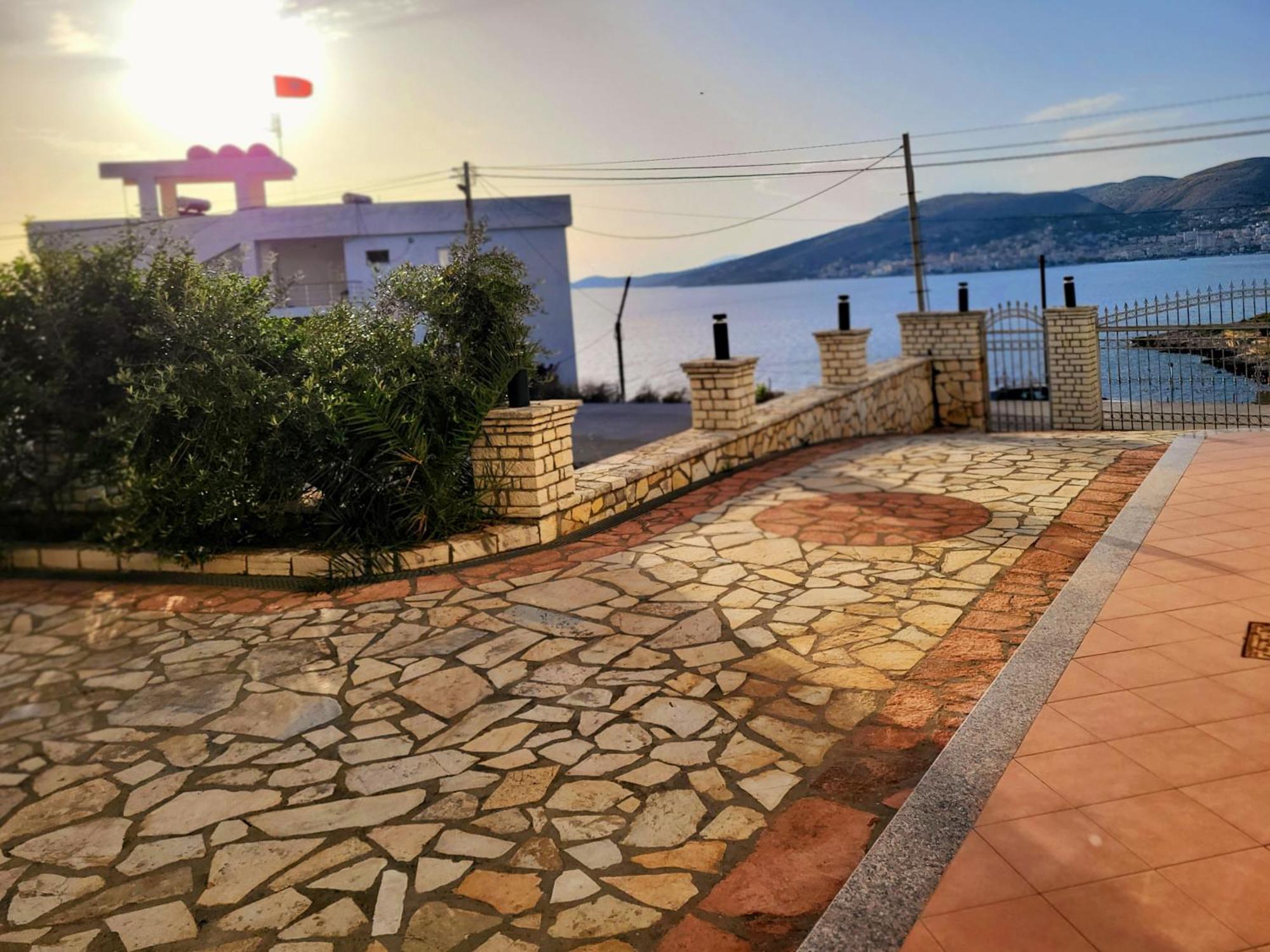 SarandëVila Sulozeqiアパートメント エクステリア 写真