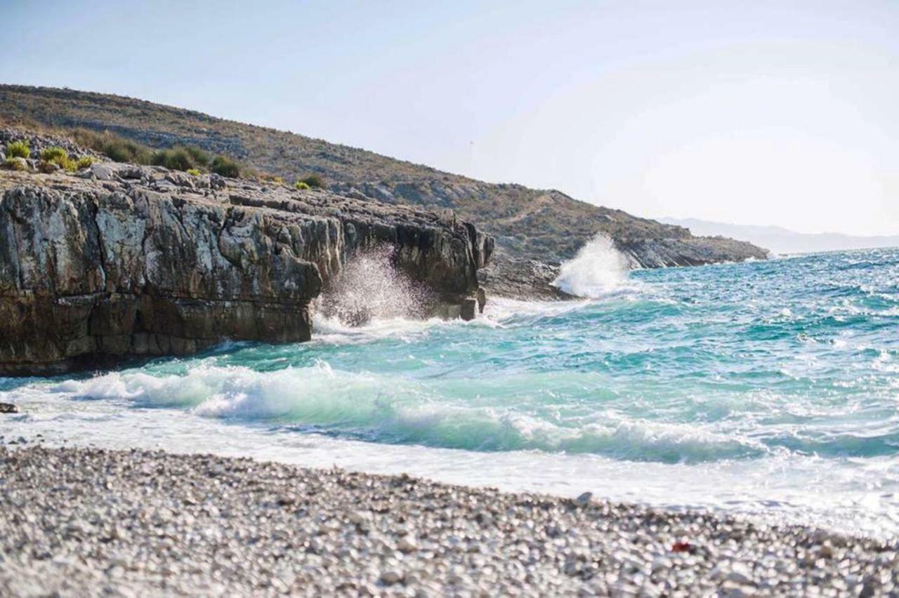 SarandëVila Sulozeqiアパートメント エクステリア 写真